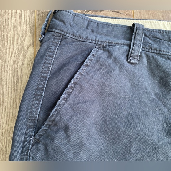 NWT Hollister men’s navy blue classic fit at the knee button up shorts w pockets - Picture 3 of 12